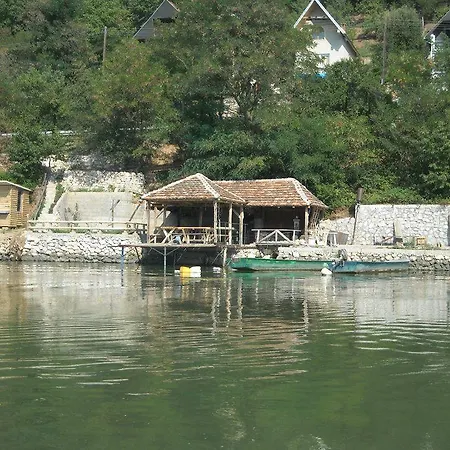 Ljubicine Kolibe *